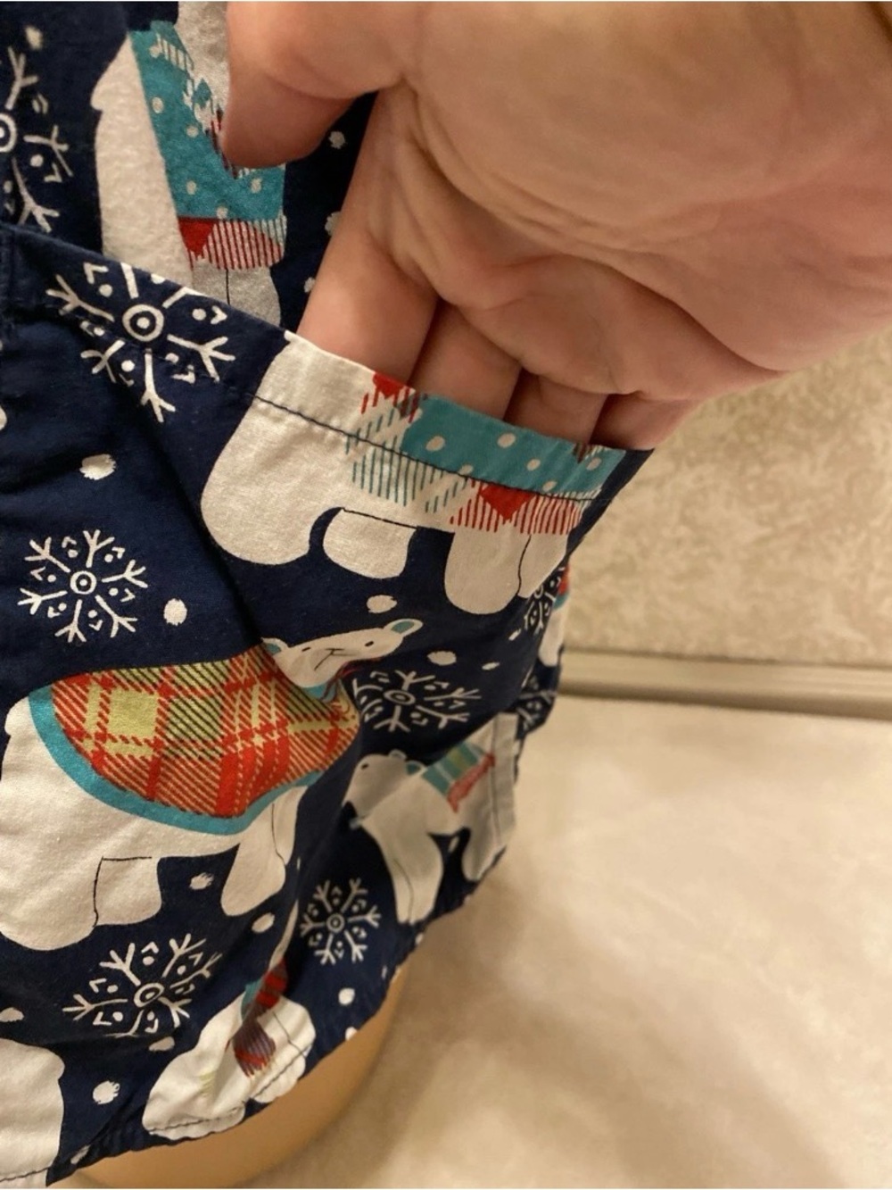 Women’s Navy Polar Bear Winter Print V-Neck Scrub Top - Picture 5 of 15
